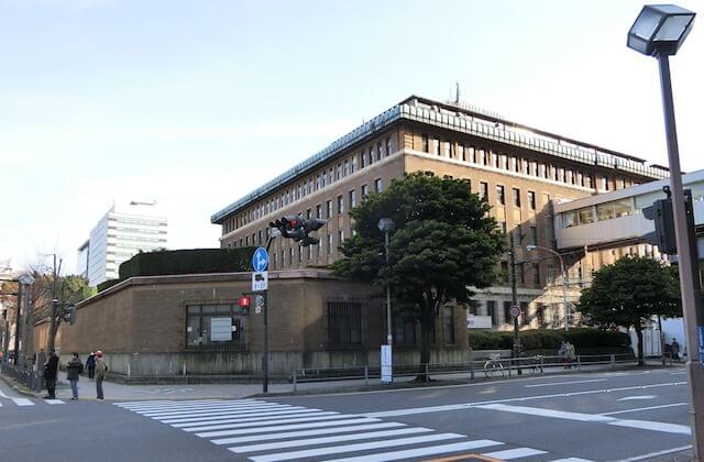 神奈川県庁舎（背面）